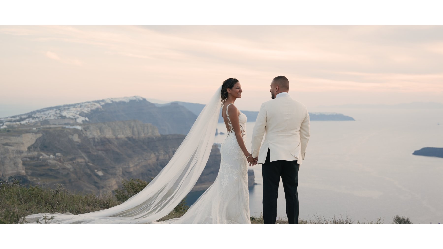 a-tale-of-two-sould-santorini-wedding